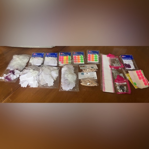 Avery Other - Avery Vibrant Label and Tag Collection